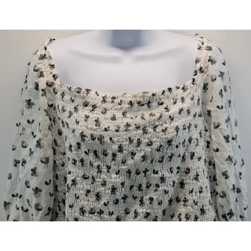 M2) LOFT Plus Woman Puff Sleeve Floral Smocked Top Size 16 White Green